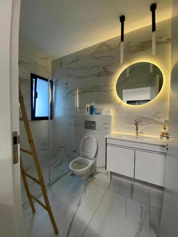 Studio Ilanit Karmiel Luaran gambar